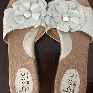 White super comfy BOC flip in sandals